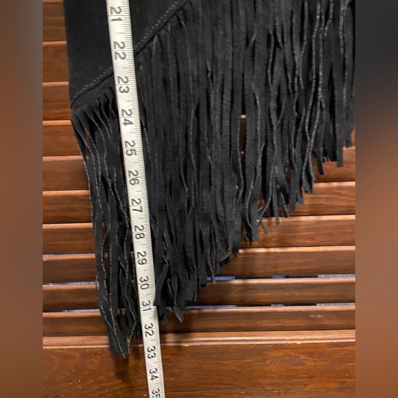 Black Suede Skirt w fringe, fully lined, 26 inch waist.Made in 🇺🇸 Boho/Cowgirl - Picture 9 of 11